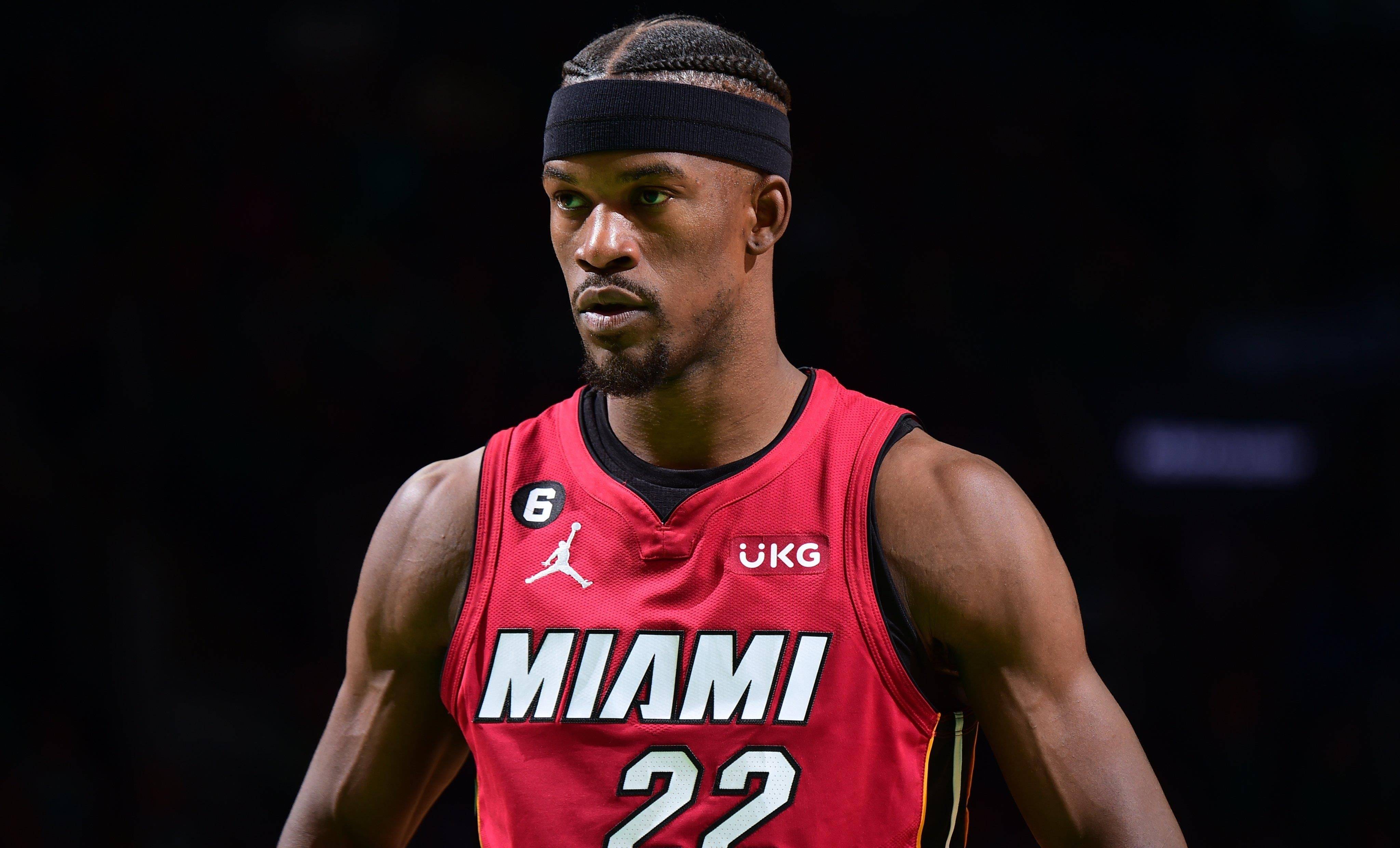 独行侠不断突破！，巴特勒连续二十场比赛得分超过领先优势明显赢得满堂喝彩的简单介绍