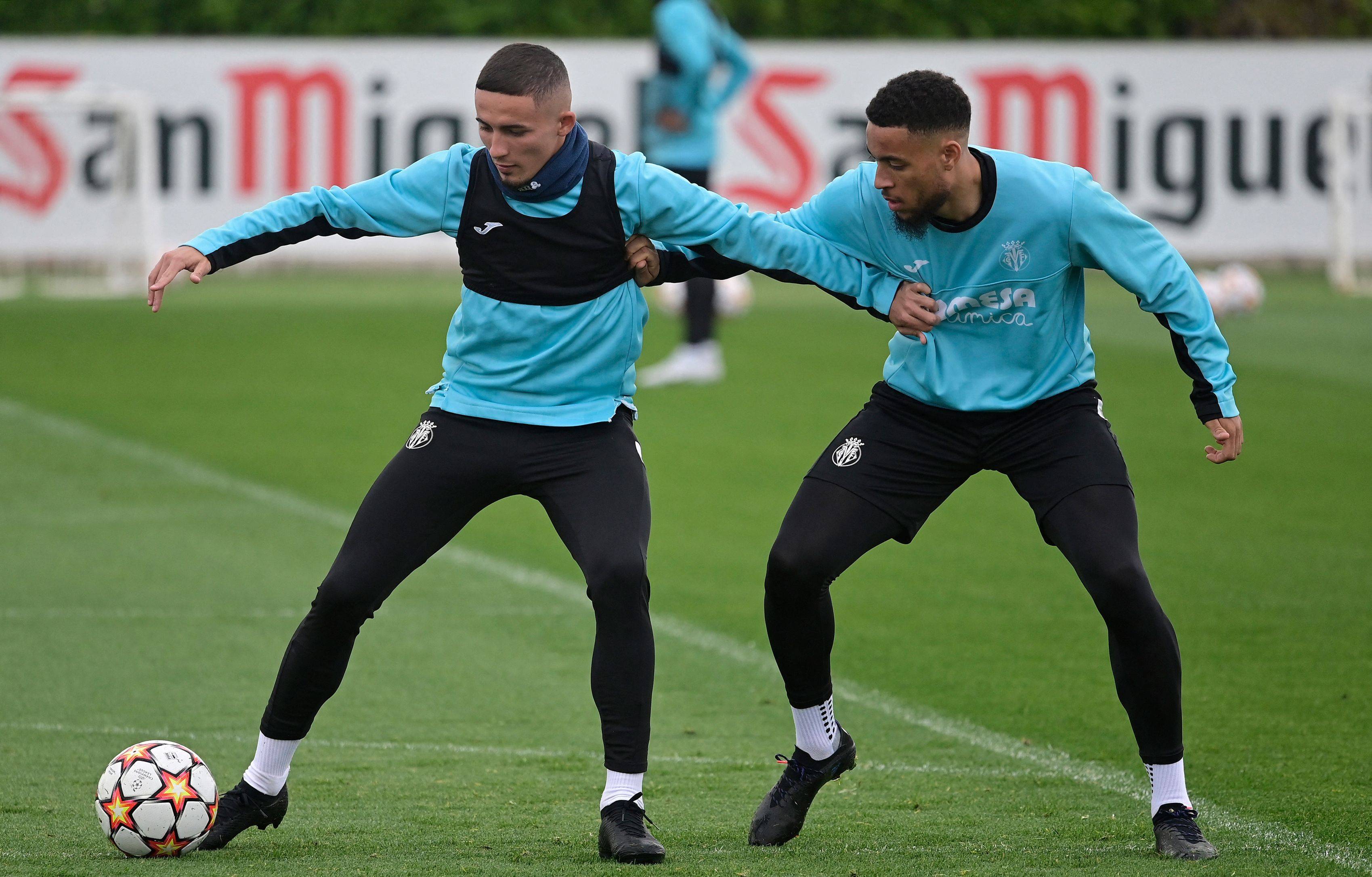 包含比利亚雷亚尔训练开放日，集结日内部沟通引欢呼，欧冠在即，球队文化再被提及的词条